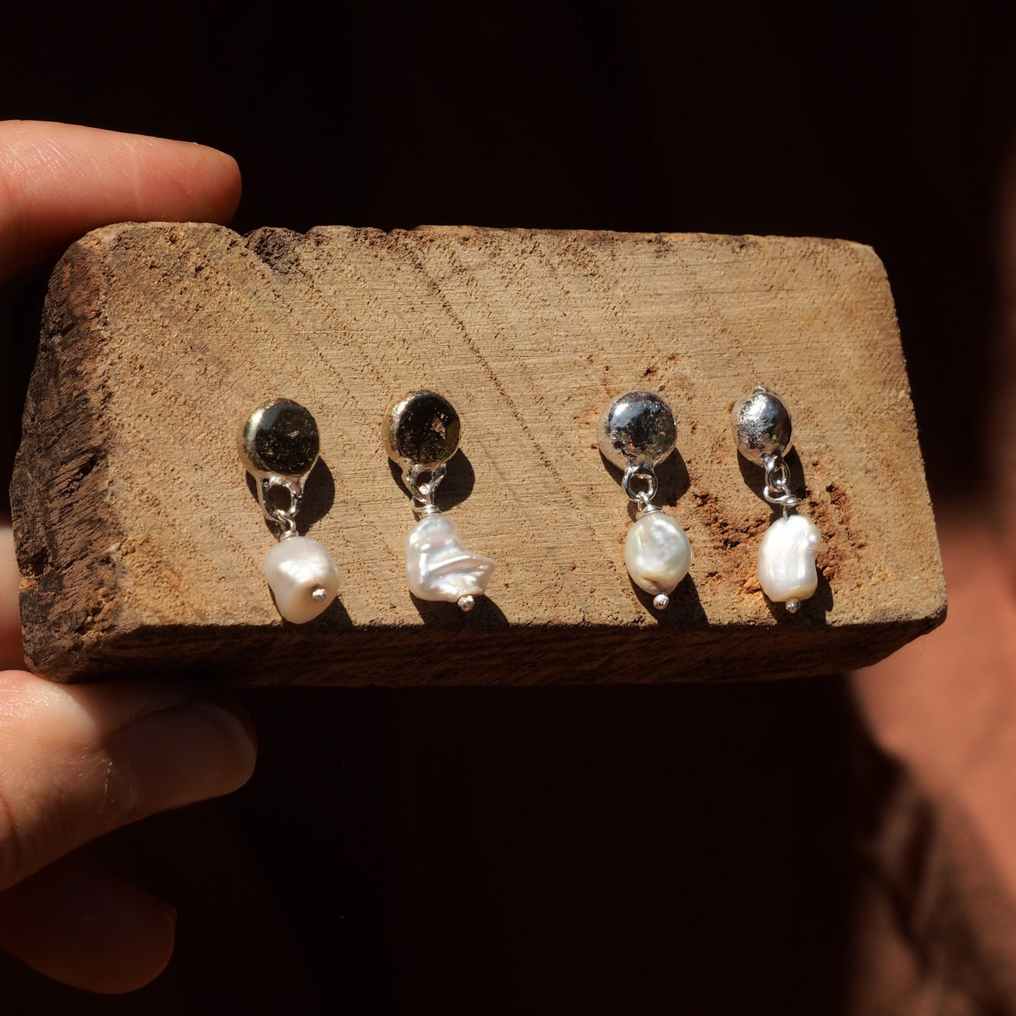 SILVER AND GOLD PEARL DROPLETS