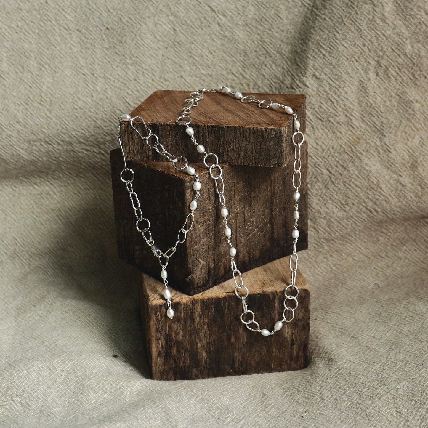 VINTAGE SEED PEARL CHAIN BRACELET.