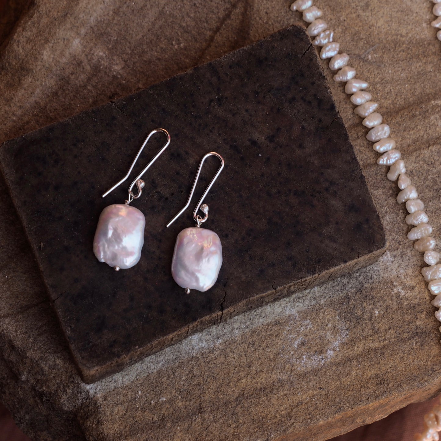 SIMPLE PEARL DROPS