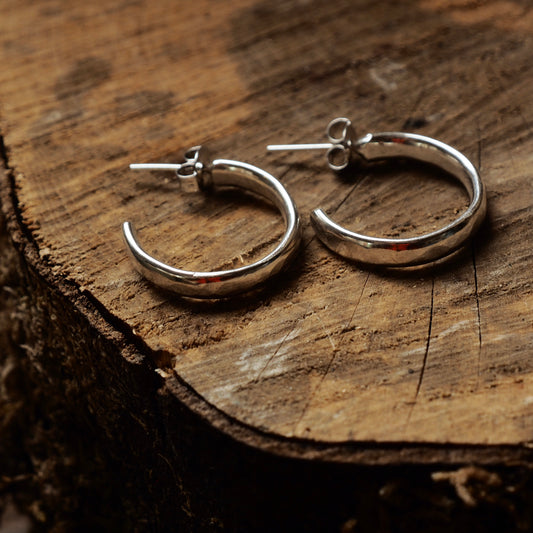 SMALL SILVER HOOPS