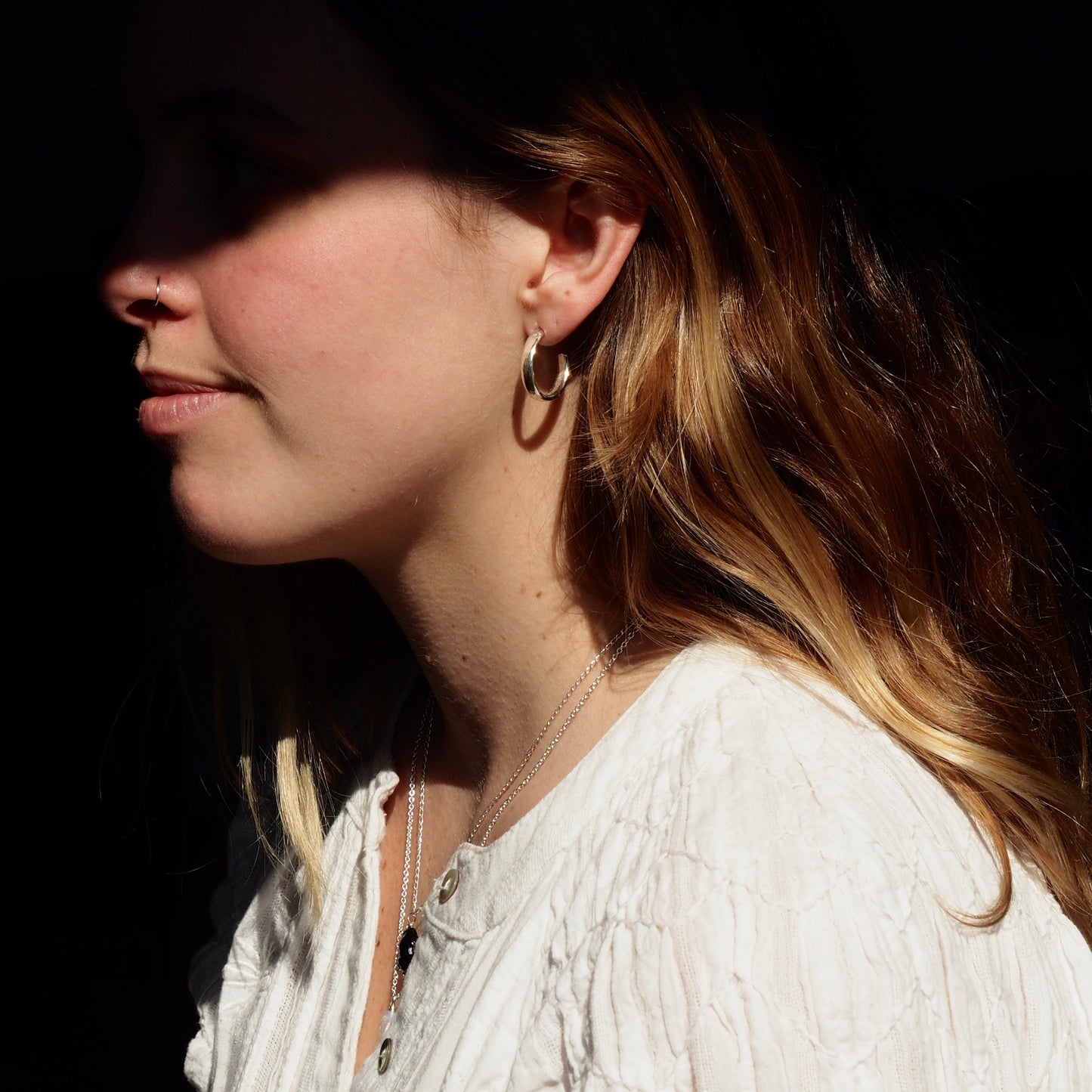 SMALL SILVER HOOPS